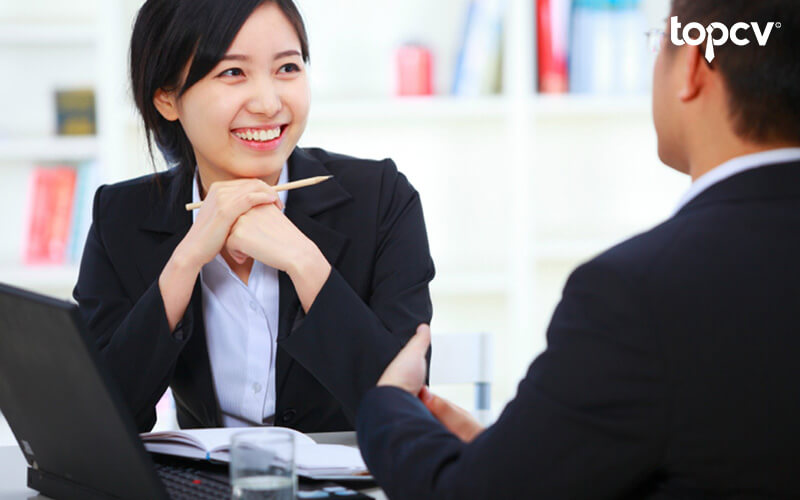Tuyển dụng qua nhân viên công ty là một giải pháp thú vị